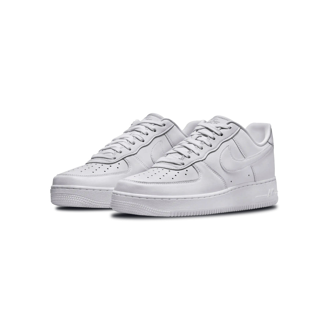 NIKE AIR FORCE 1 LOW &